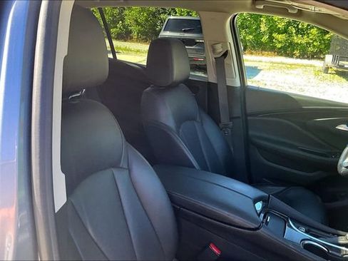 Used 2020 Buick Envision Essence AWD/4WD image 7