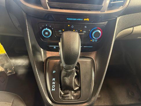 Used 2022 Ford Transit Connect XL image 22