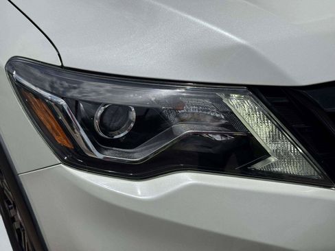 Used 2020 Nissan Pathfinder SV w/ Rock Creek Edition FWD image 11