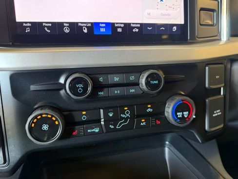 Used 2024 Ford F250 XLT w/ Black Appearance Package AWD/4WD image 14