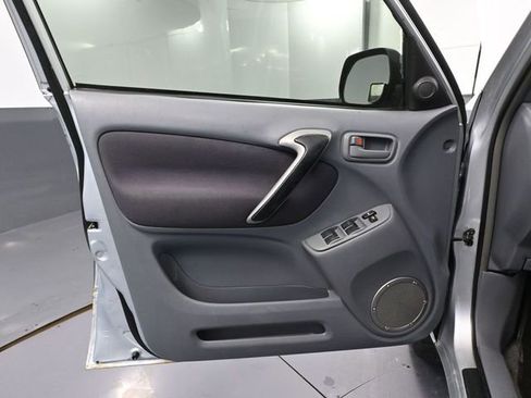 Used 2002 Toyota RAV4 Base image 16