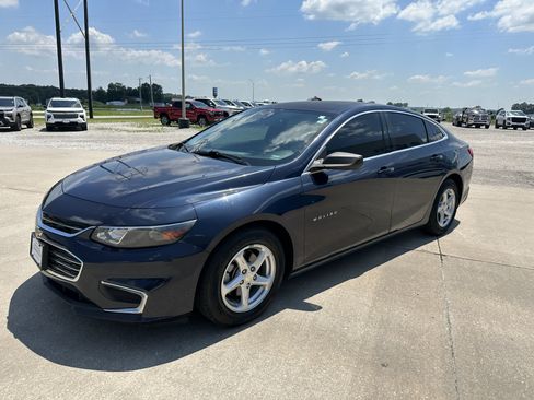 Used 2017 Chevrolet Malibu LS FWD image 6