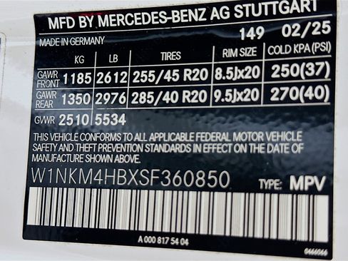 Used 2025 Mercedes-Benz GLC 300 4MATIC image 34