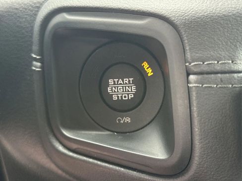 Used 2024 Jeep Wrangler Sahara image 30