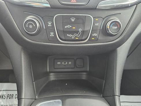 Used 2020 Chevrolet Equinox LT FWD image 44