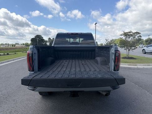 Used 2024 GMC Sierra 2500 AT4 w/ AT4 Premium Plus Package AWD/4WD image 19