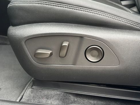 Used 2024 Chevrolet Blazer EV LT image 32