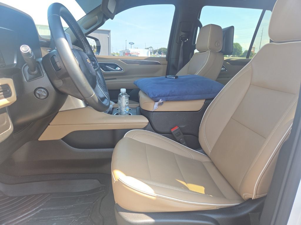 Used 2024 Chevrolet Tahoe Premier AWD/4WD image 25
