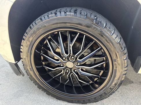 Used 2015 Chevrolet Suburban LTZ AWD/4WD image 16