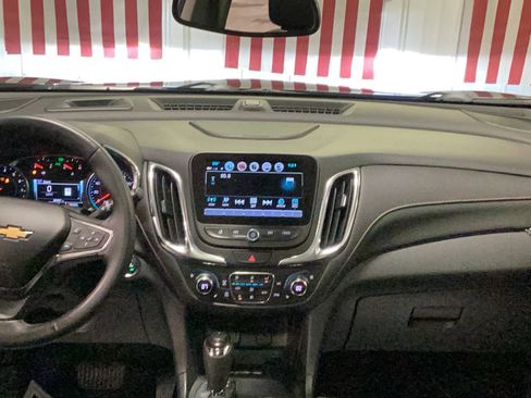 Used 2018 Chevrolet Equinox Premier image 12