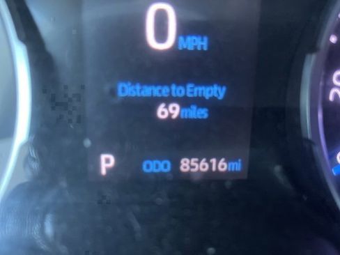 Used 2021 Toyota RAV4 XLE Premium image 10