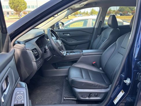 Used 2026 Nissan Rogue SL FWD image 25