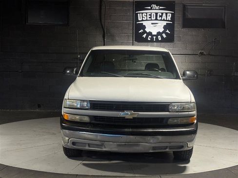 Used 2001 Chevrolet Silverado 1500 2WD Regular Cab w/ Firm Ride Suspension Pkg image 8