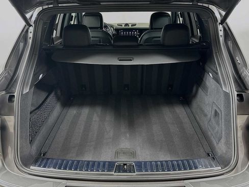 Used 2025 Porsche Cayenne image 27