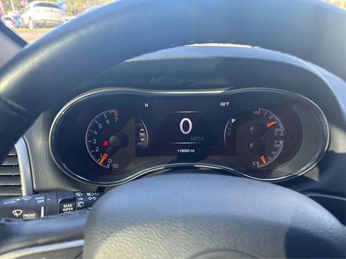 Used 2020 Jeep Grand Cherokee Altitude image 16