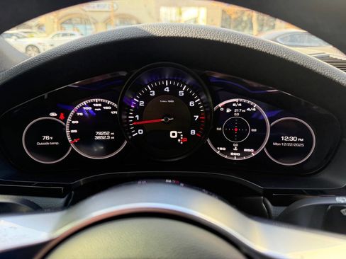 Used 2019 Porsche Cayenne image 33