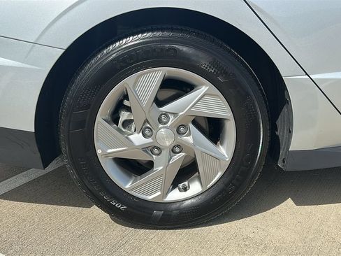 Used 2026 Hyundai Sonata SE FWD image 16