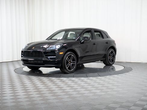 Certified 2021 Porsche Macan AWD/4WD image 28