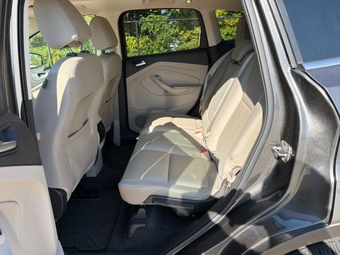 Used 2017 Ford Escape SE FWD image 14