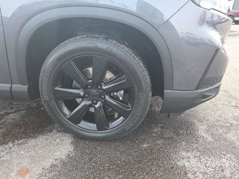 Used 2025 Honda Pilot Touring image 5