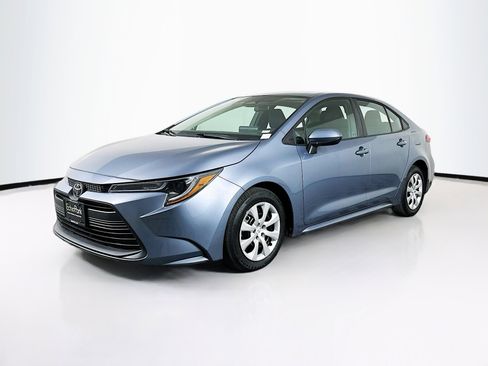 Used 2024 Toyota Corolla LE image 3