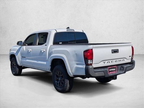 Used 2022 Toyota Tacoma SR5 RWD image 8