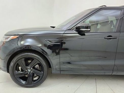 Used 2023 Land Rover Discovery S R-Dynamic image 9