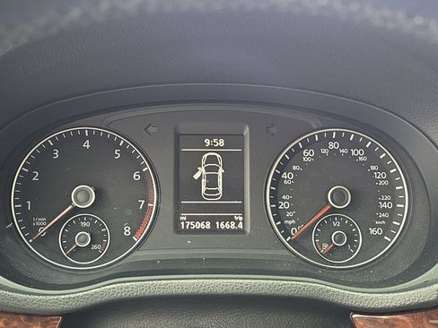 Used 2013 Volkswagen Passat 2.5 SEL Premium image 18