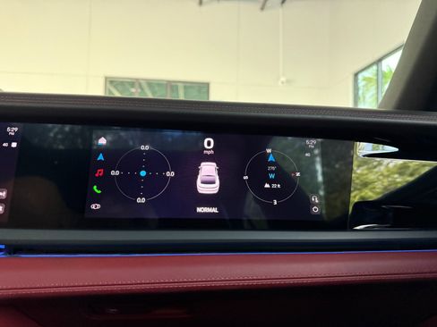 Used 2024 Porsche Panamera image 41