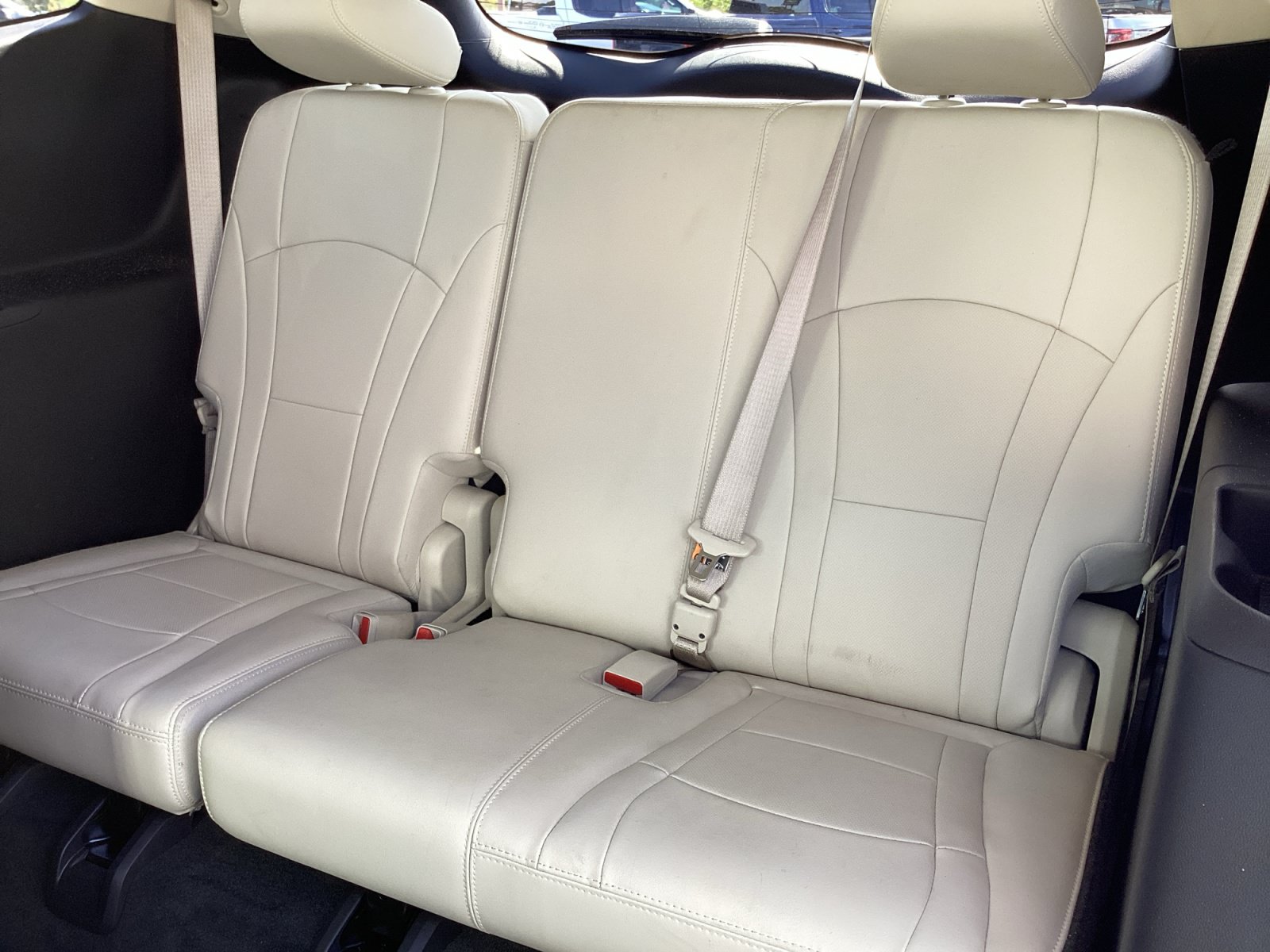 Used 2023 Buick Enclave Essence FWD image 29