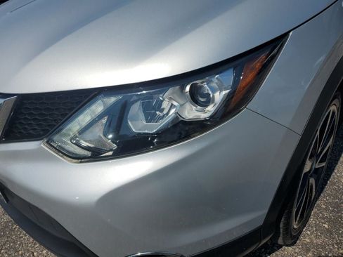 Used 2019 Nissan Rogue Sport SL w/ Premium Package FWD image 18