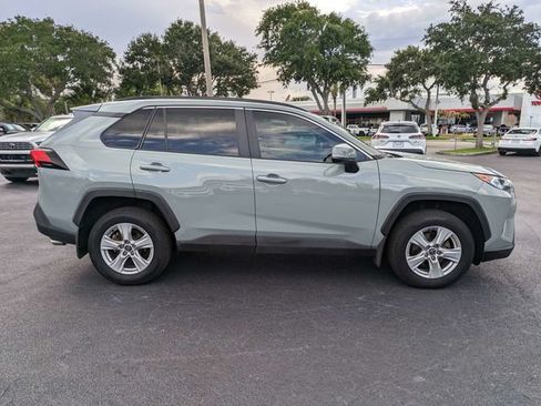 Used 2020 Toyota RAV4 XLE w/ Convenience Package FWD image 3