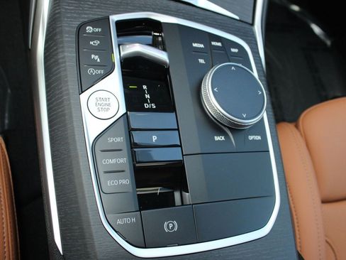 Used 2026 BMW 330i Sedan w/ M Sport Package image 28