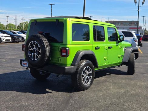 Used 2025 Jeep Wrangler Unlimited Sport AWD/4WD image 18