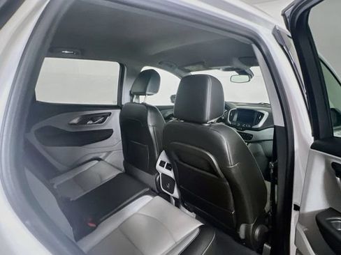 Used 2024 GMC Terrain SLT FWD image 23
