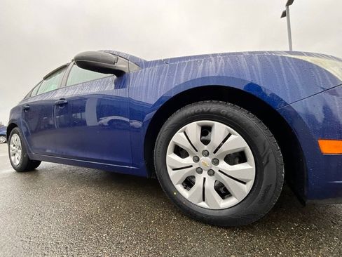 Used 2013 Chevrolet Cruze LS image 10