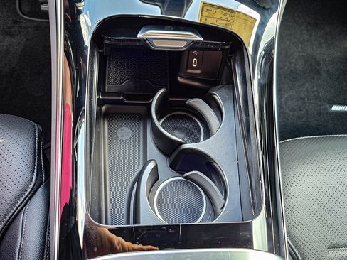 New 2025 Mercedes-Benz GLC 350e 4MATIC image 19