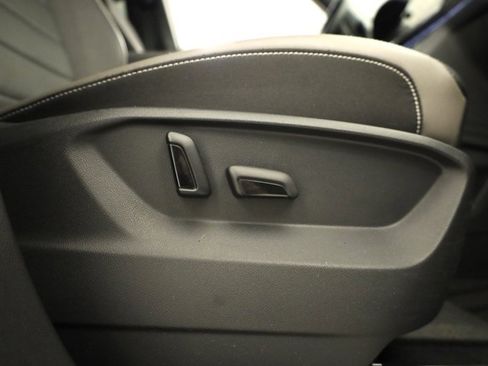 Used 2020 Volkswagen Atlas Cross Sport SEL Premium image 33