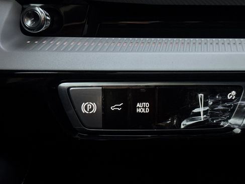 Certified 2025 Cadillac Optiq Luxury 1 image 36