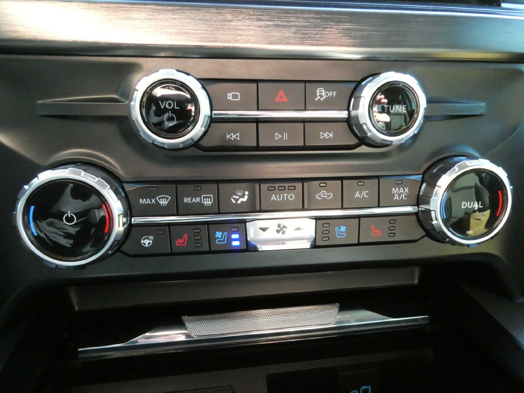 Used 2025 Ford F250 Lariat w/ Tremor Off-Road Package AWD/4WD image 29