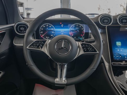 Used 2026 Mercedes-Benz GLC 300 4MATIC image 9