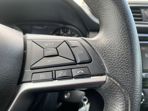 Used 2017 Nissan Rogue S FWD image 20
