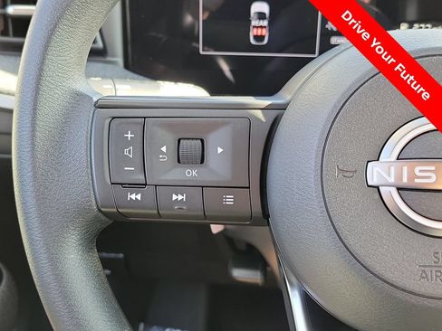 Certified 2025 Nissan Kicks SV FWD image 5