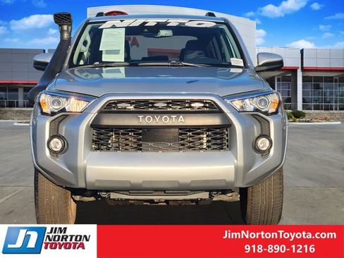 Used 2020 Toyota 4Runner SR5 image 2