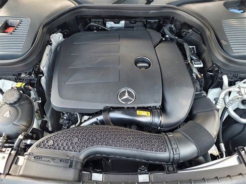 Used 2022 Mercedes-Benz GLC 300 w/ Multimedia Package Lite image 35