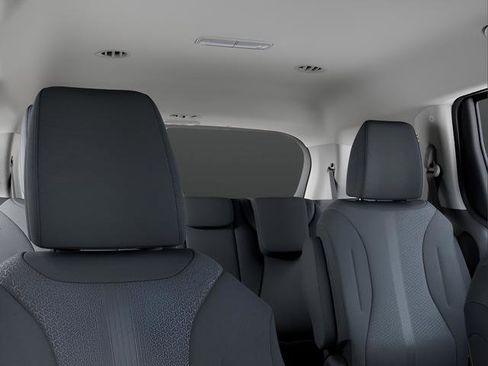 New 2026 Kia Carnival LX image 17