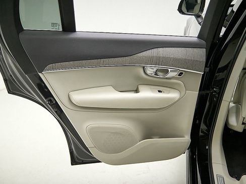 Certified 2023 Volvo XC90 T8 Plus image 17