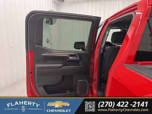 Used 2025 GMC Sierra 1500 Elevation w/ Preferred Package image 10
