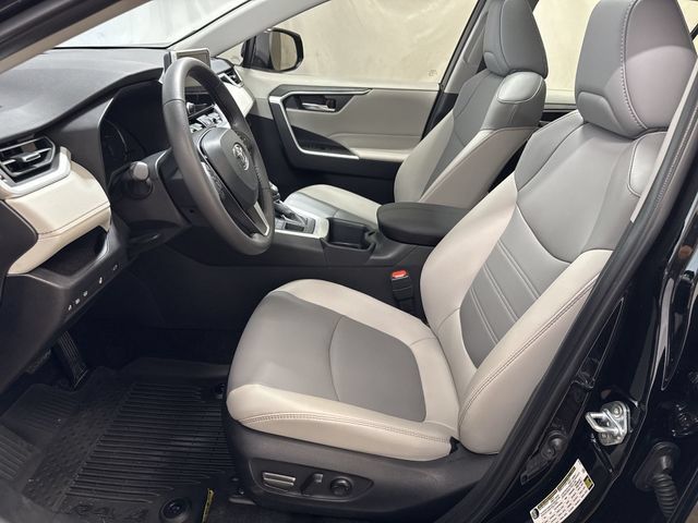 Used 2025 Toyota RAV4 XLE Premium w/ Weather Package AWD/4WD image 10