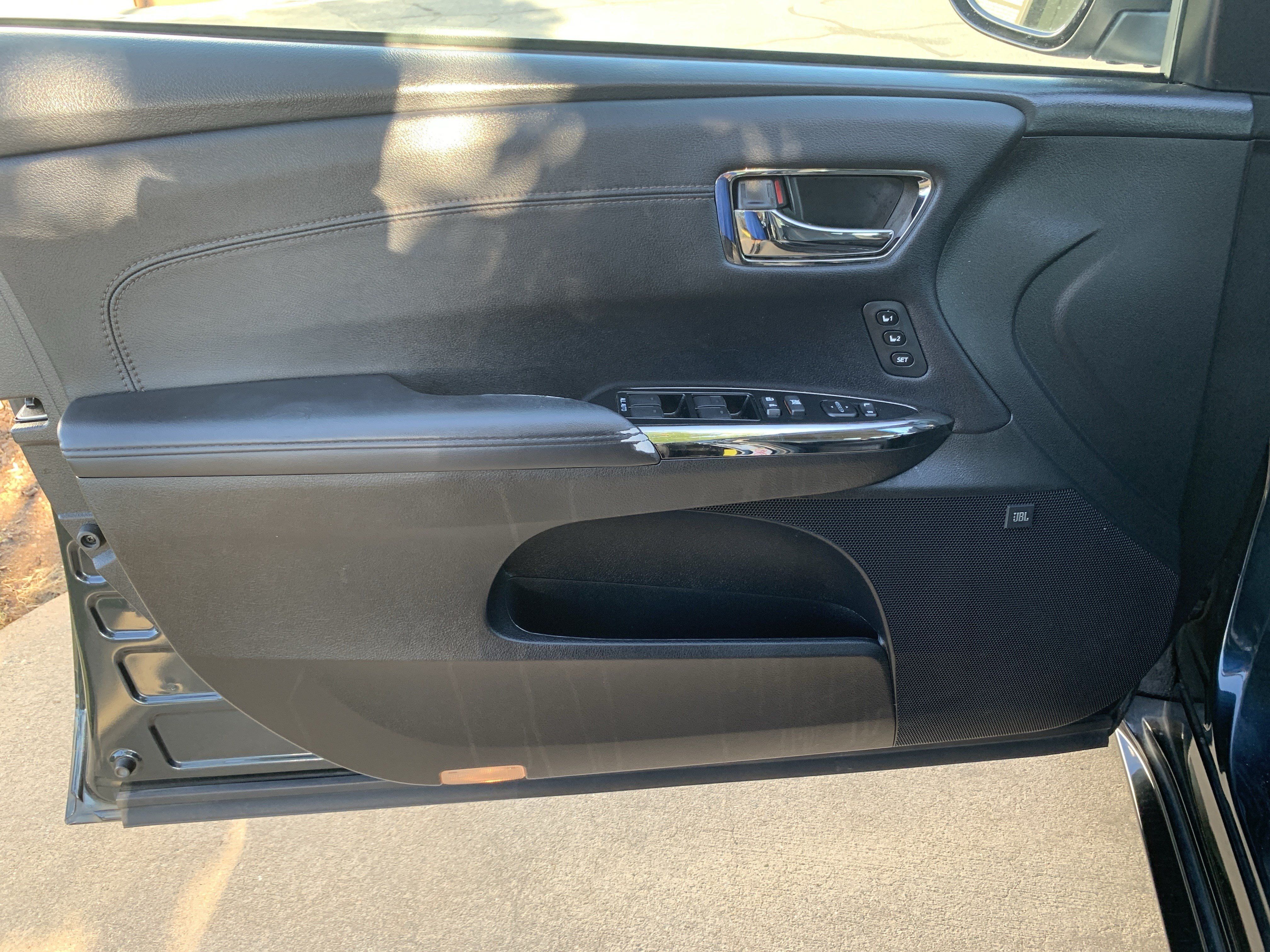 Used 2016 Toyota Avalon Limited w/ Toyota Safety Sense Package FWD image 14
